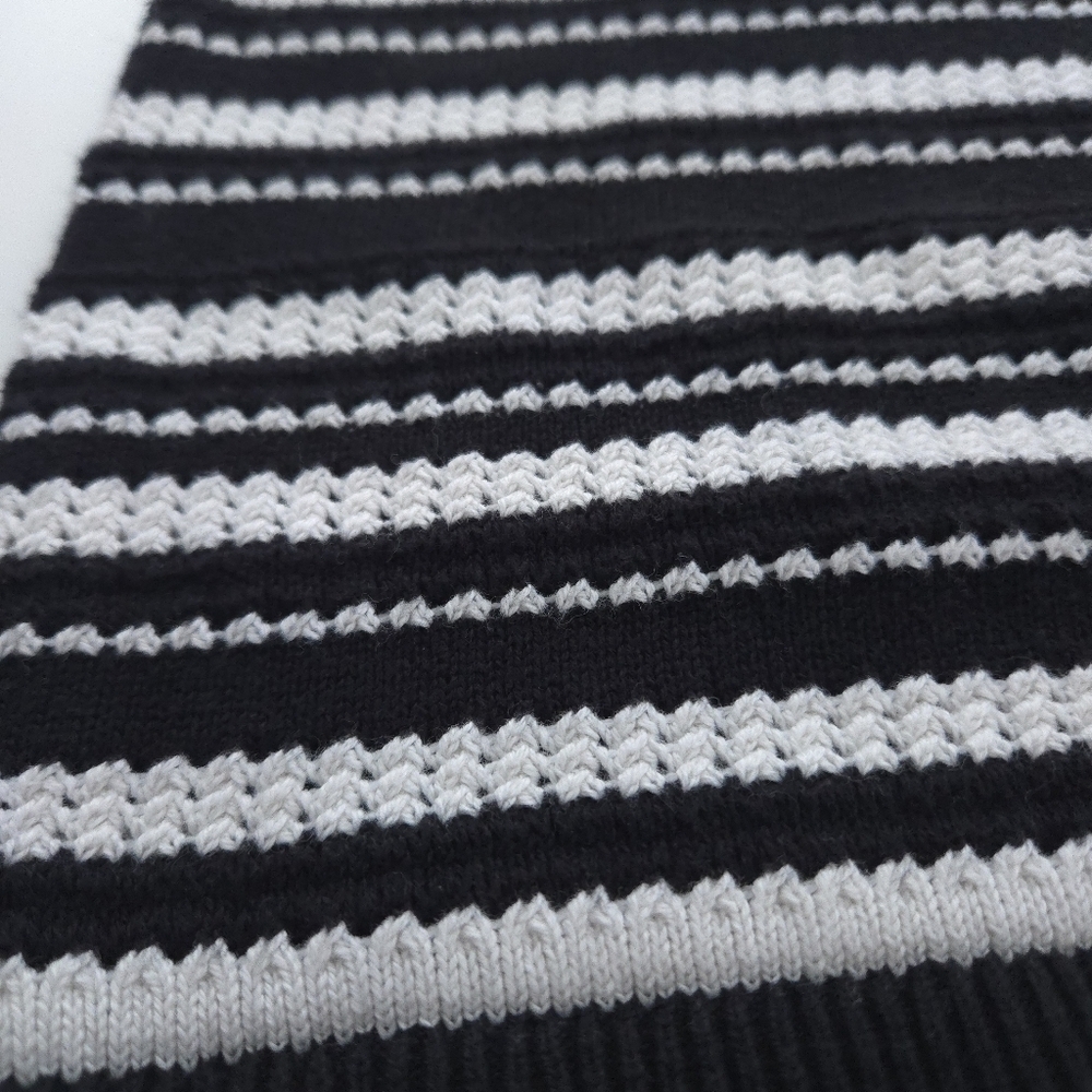 Gap Kids Black White Crochet Sweater Tank Top size XXL (14-16 Years) - Picture 5 of 13